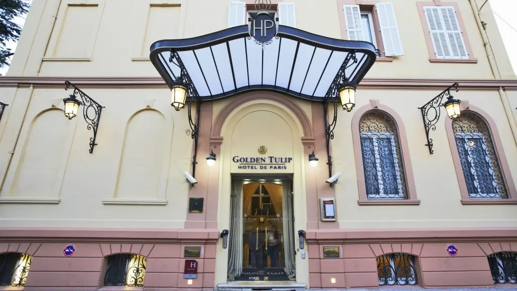 Hotel-depairs-cannes-hotelentrancepanorama