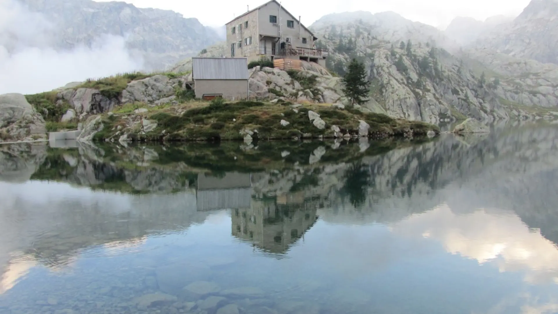 vue du refuge après un orage