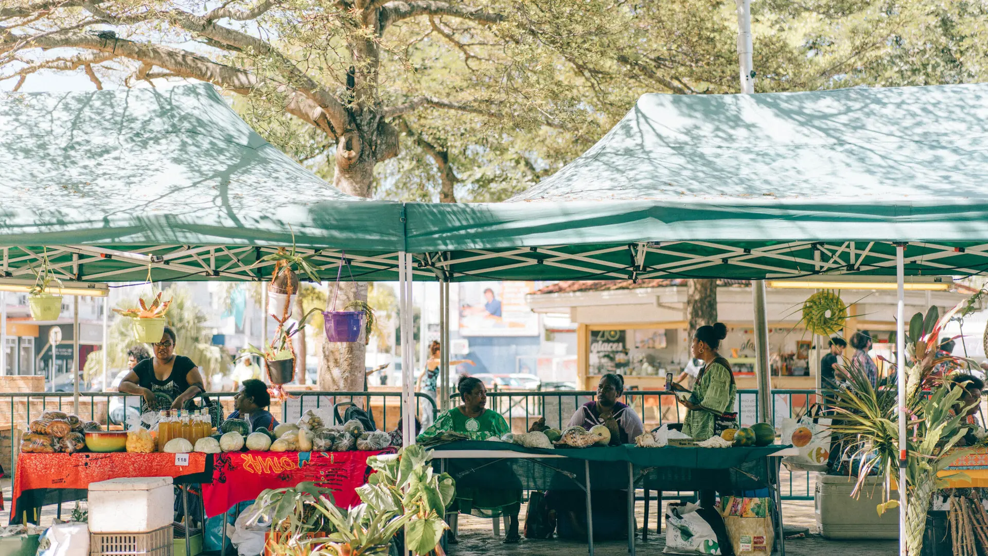 Markets are often organised on the Place des Cocotiers