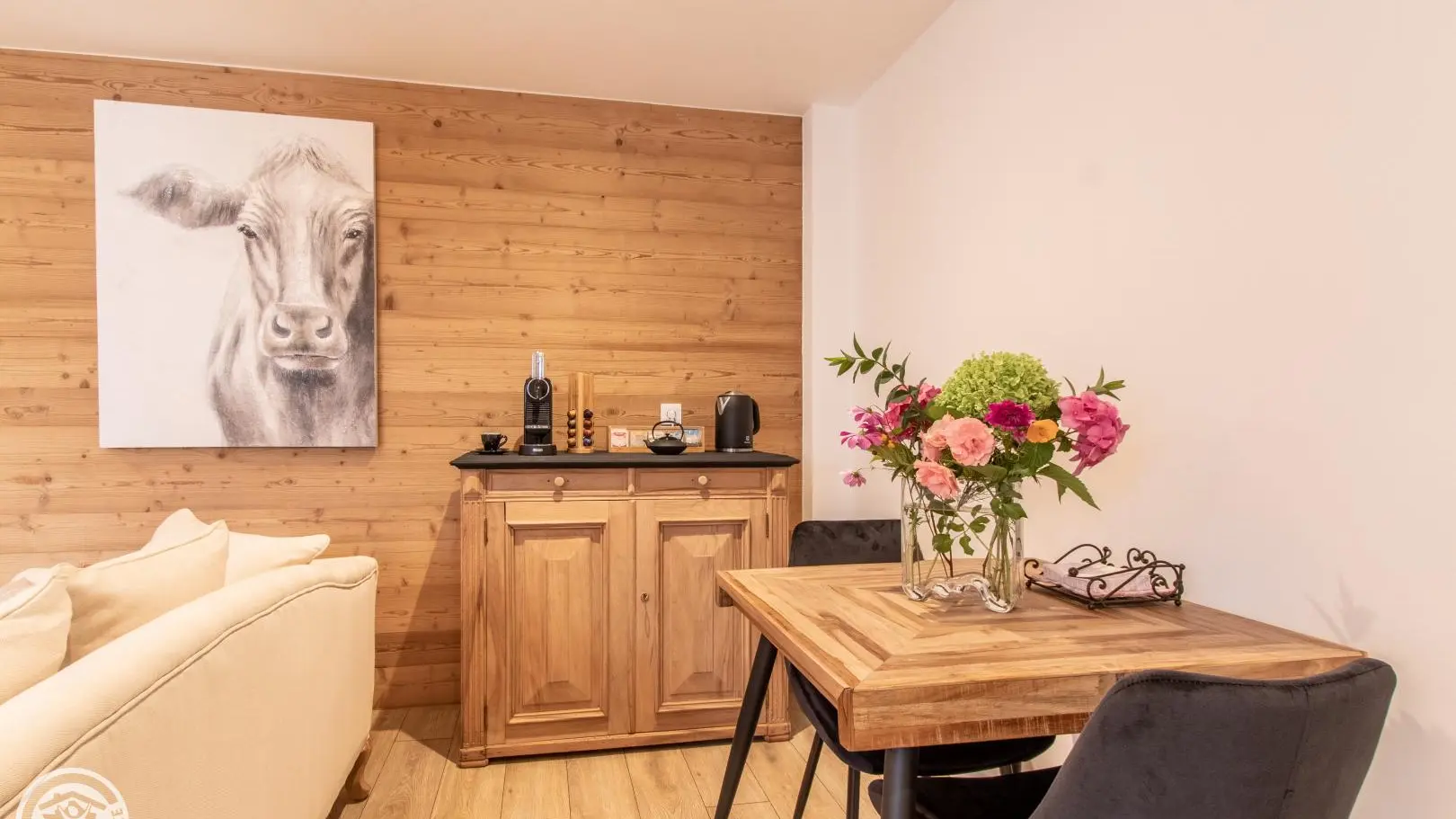 Espace thé et café avec réfrigérateur