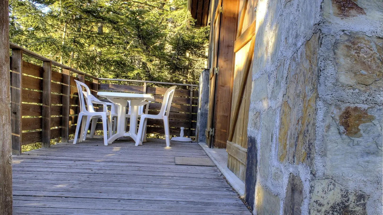 Gîte Mélèze-Terrasse-La Bollène-Vésubie-Gîtes de France des Alpes-Maritimes