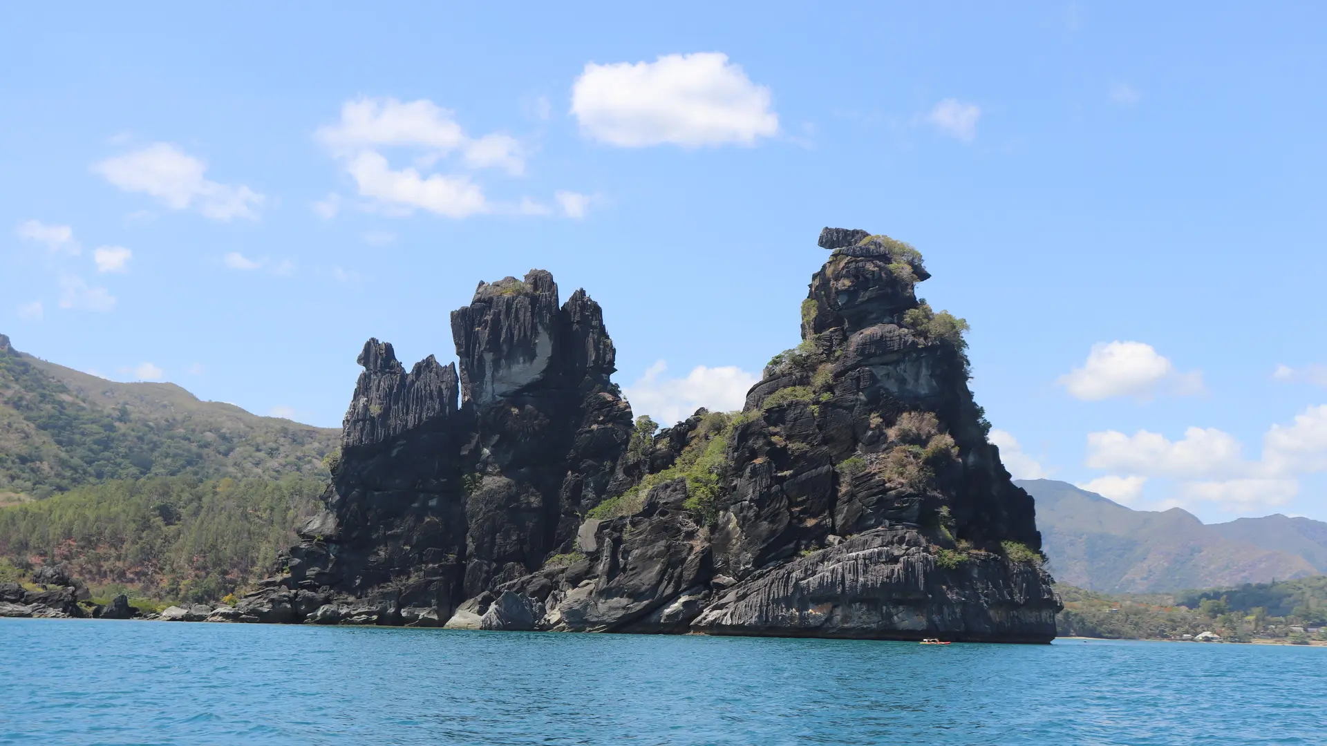 poule de hienghène, mer, excursion en mer, ciel bleu