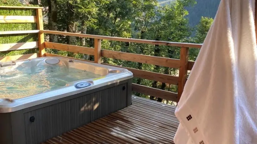 Terrasse avec jaccuzzi