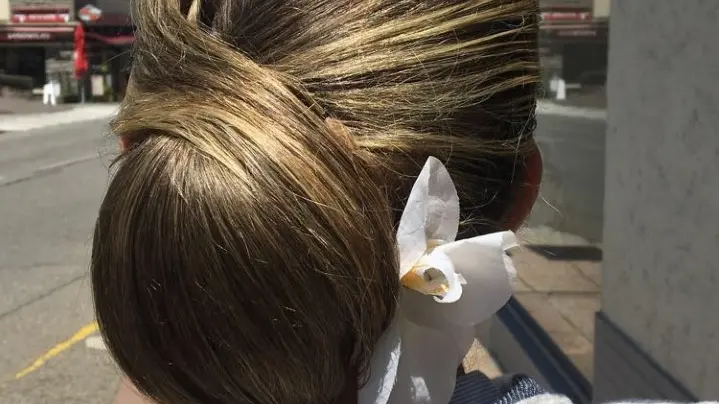 Coiffure avec un chignon