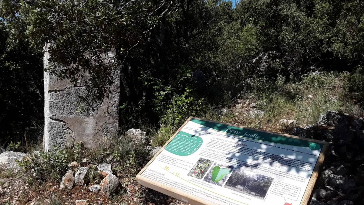 Oratoire et panneau pédagogique