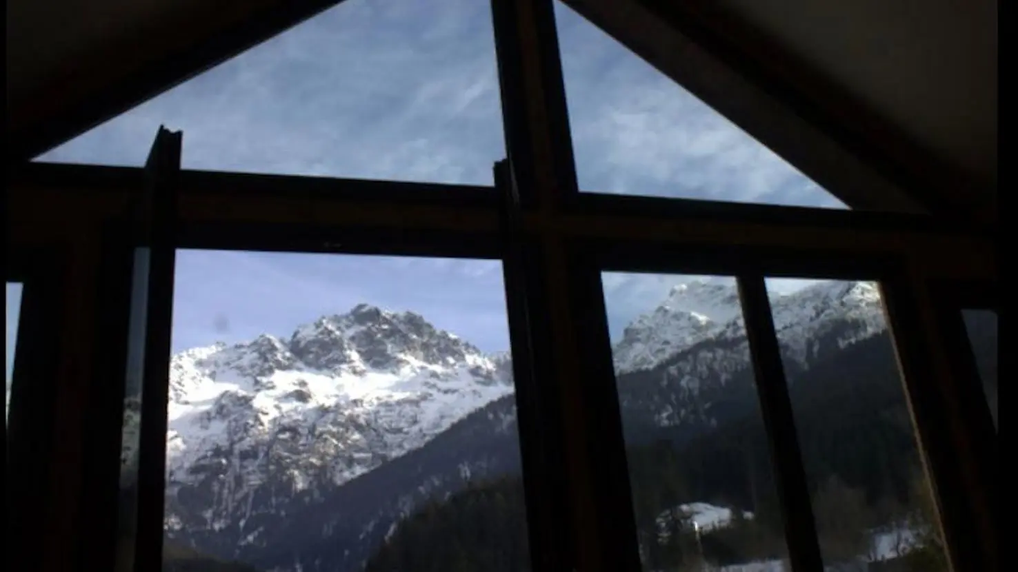 Grande pièce de vie, le balcon et la vue sur le Ferrouillet  (2ème étage)