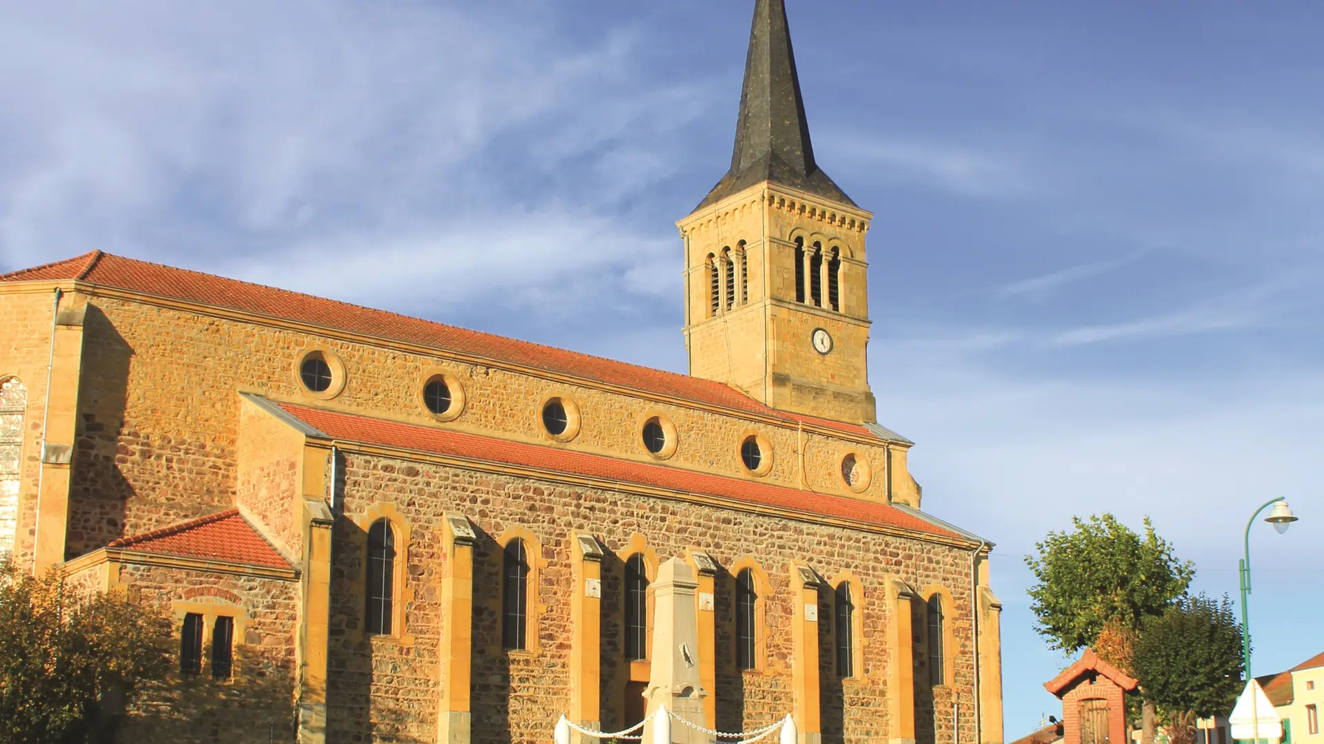 Eglise Noailly recadrée