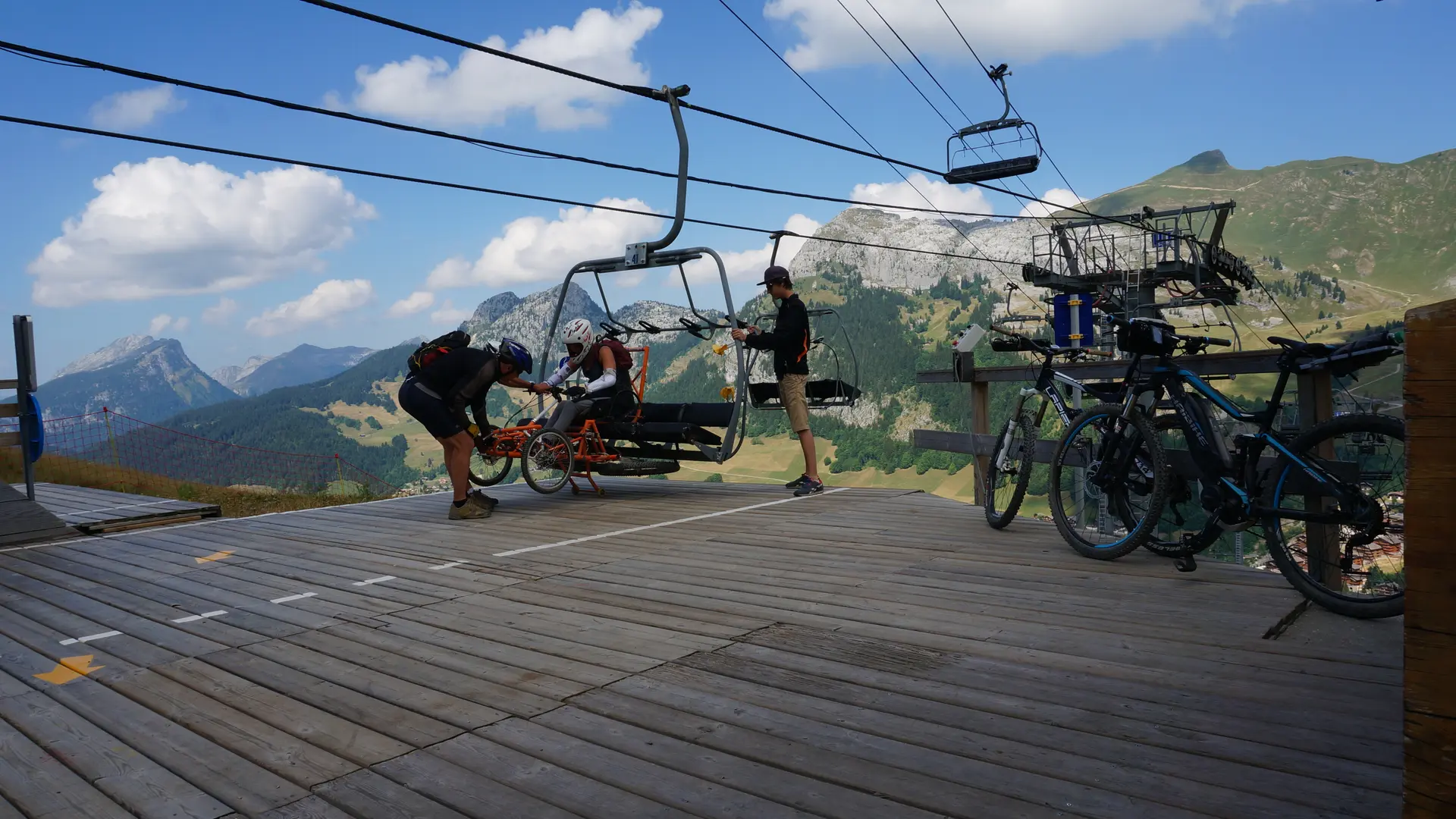 Fauteuil tout terrain de descente