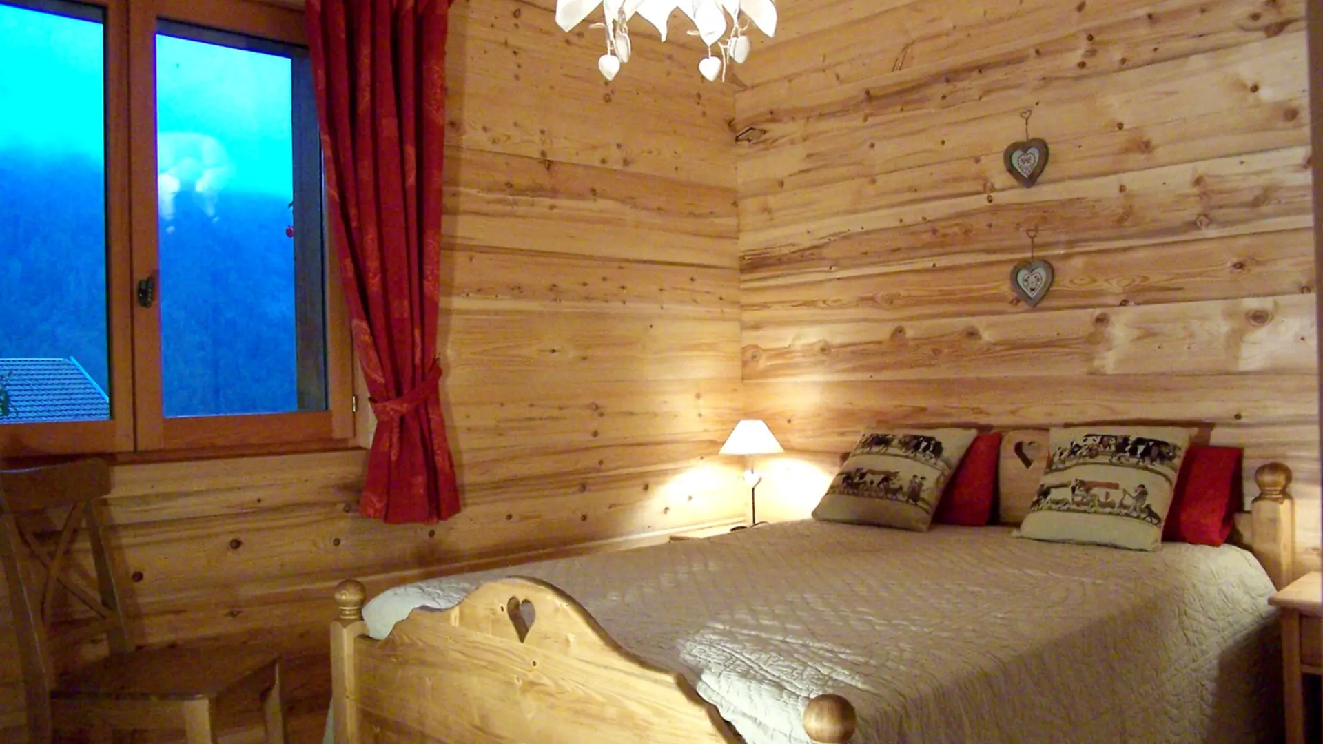 Chambre avec lit double/Bedroom with a double bed-Buissière n°2-Le Grand-Bornand