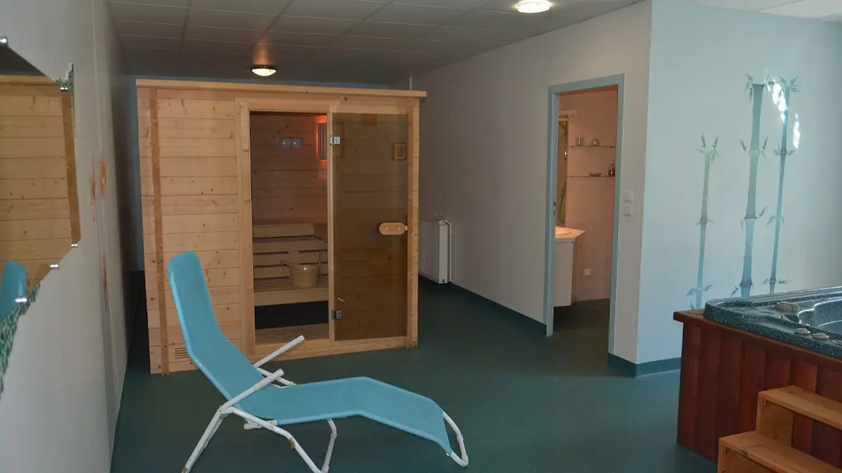 Espace détente avec Sauna finlandais accessible gratuitement de 10 heures à 19 heures