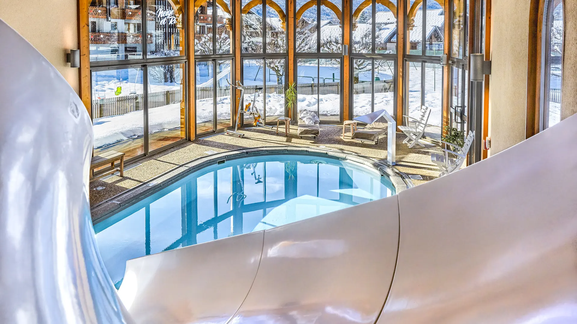 Piscine intérieure