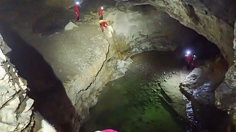 Initiation à la spéléologie