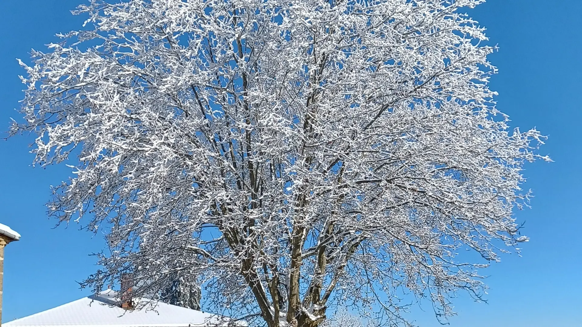 Le bourg de Fayet en hiver