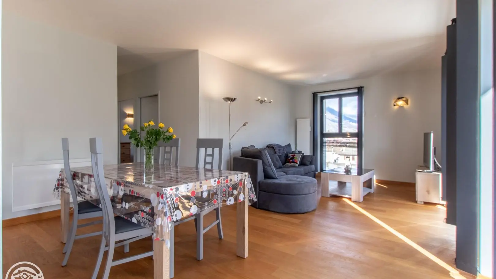 Espace repas du séjour