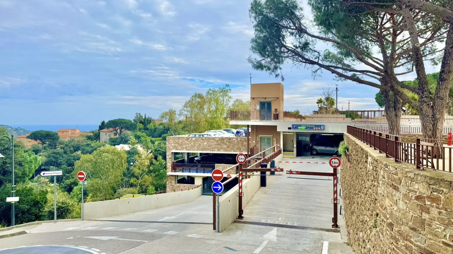 Entrée parking St François P1