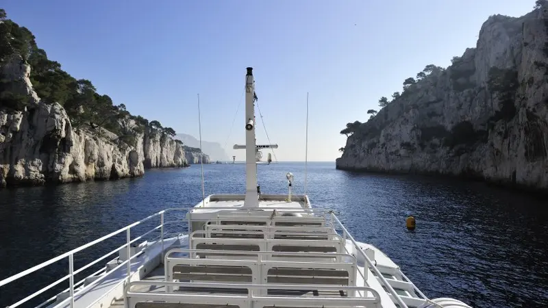 Visite des calanques avec la Croix du Sud