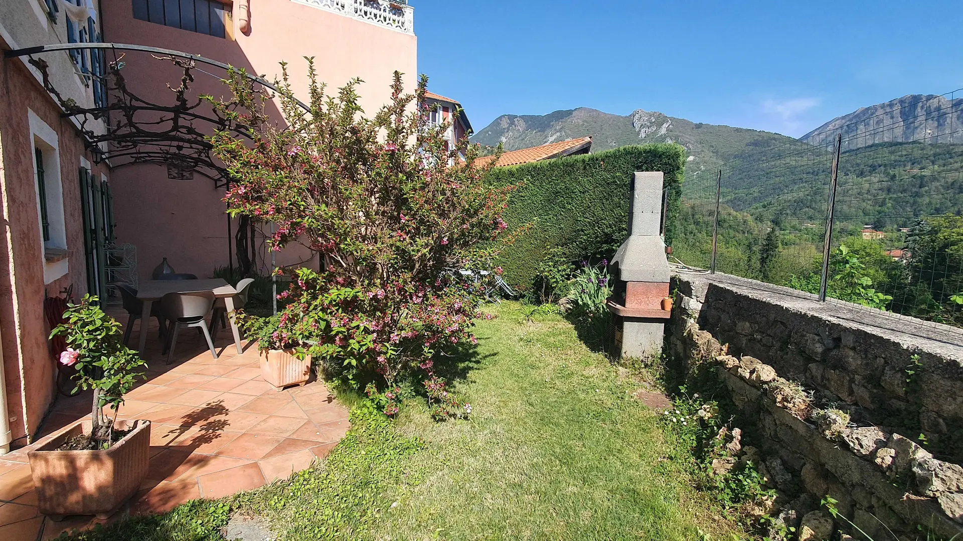 Gîte La Maison Victoire-Barbecue-Roquebillière-Gîtes de France des Alpes-Maritimes