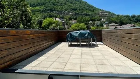 terrasse avec vue montagne