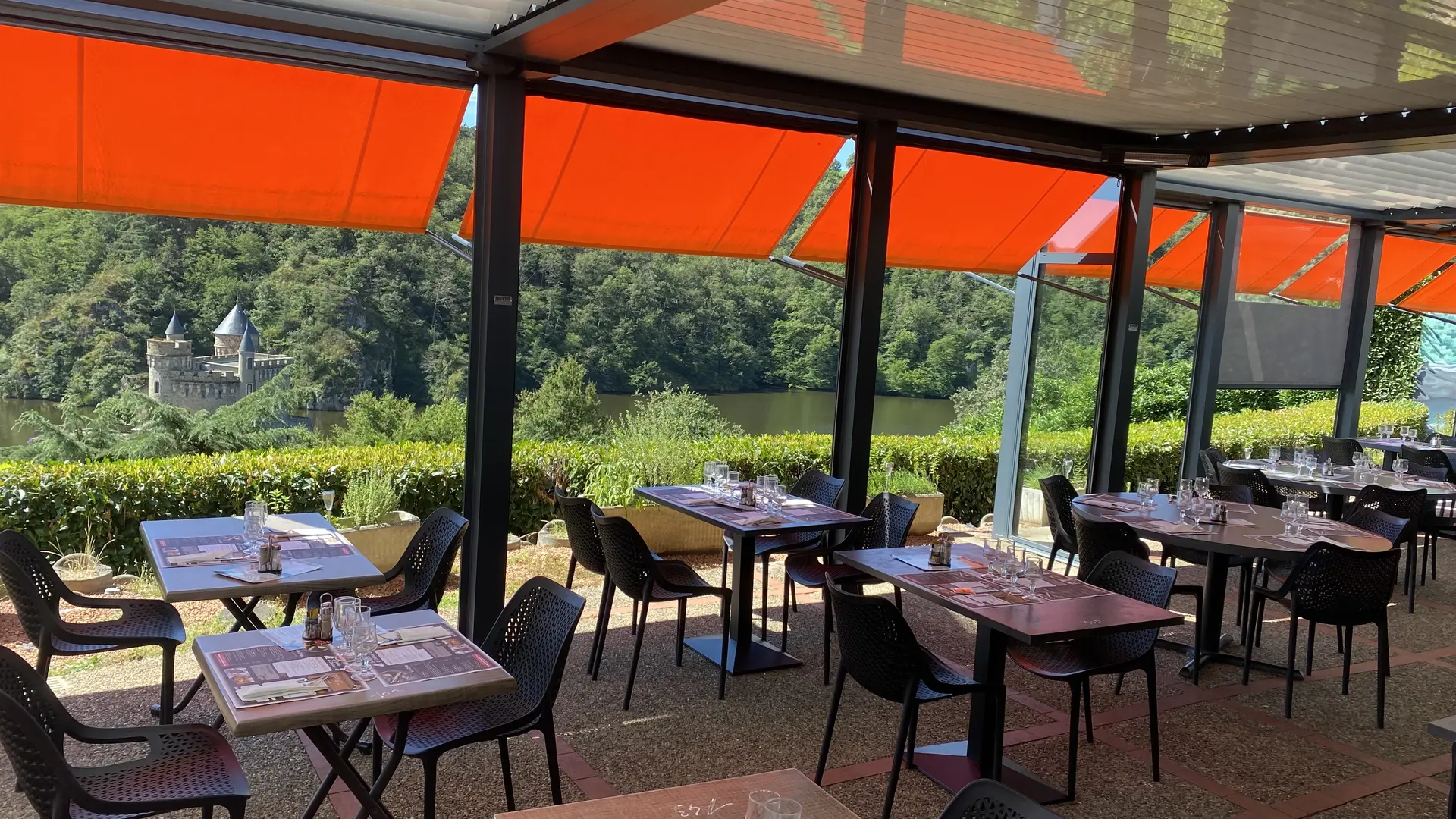 Terrasse du restaurant Le Relais du Château