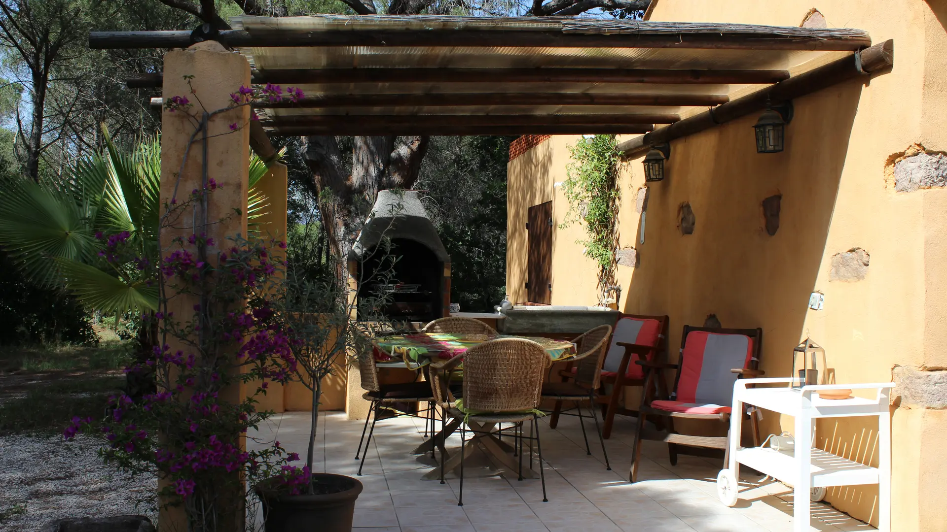 Le Bastidon sous les Pins