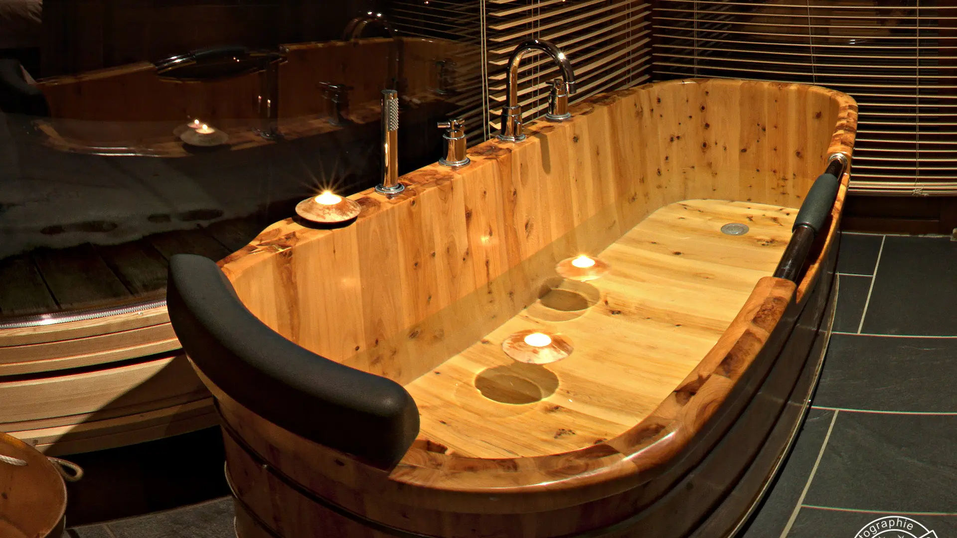 Magnifique baignoire en bois