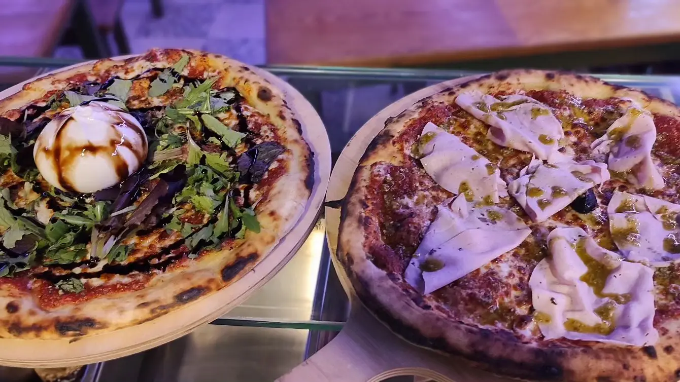 Pizzas au feu de bois