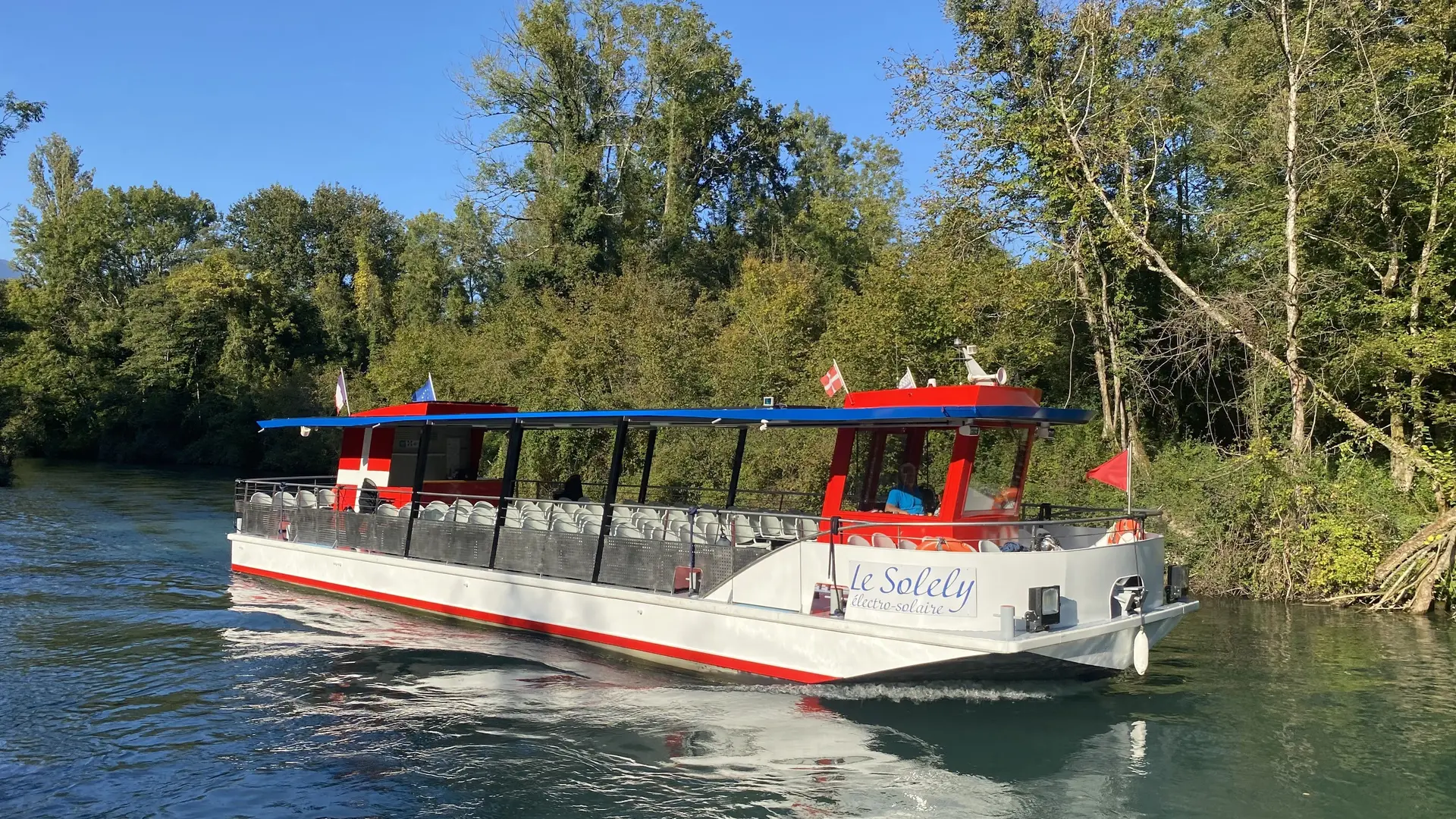 Le solely en navigation sur le Canal de Savières