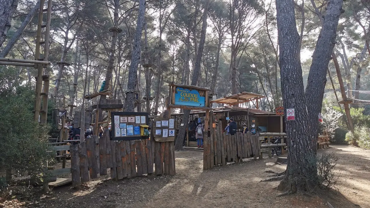 le parc Coudou Parc au cœur du bois de la Coudoulière