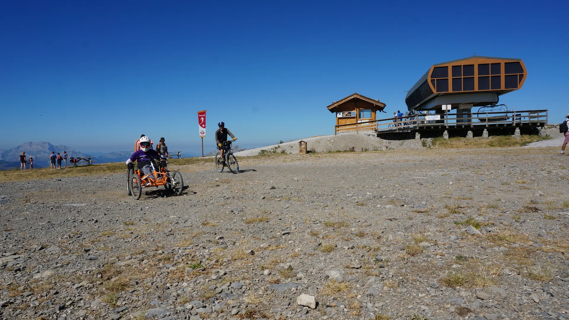 Fauteuil tout terrain de descente