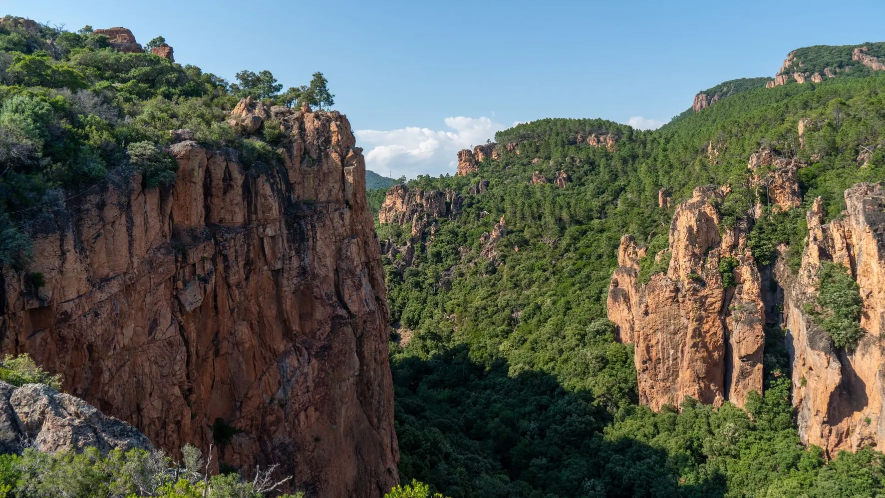 Les Gorges du Blavet, paysage haut en couleurs