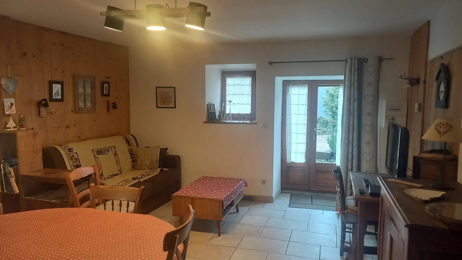 Vue d'ensemble salon salle à manger