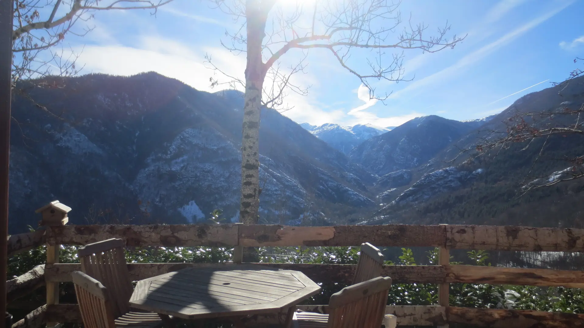 La terrasse plein Sud avec vue sur Beille