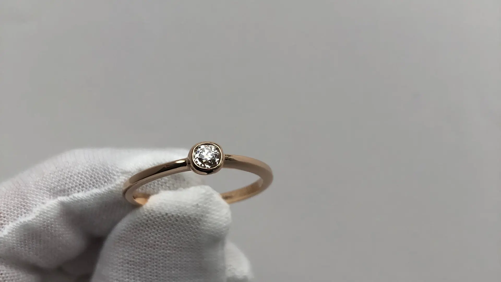 Ring aus 18 Karat Gold und Diamant