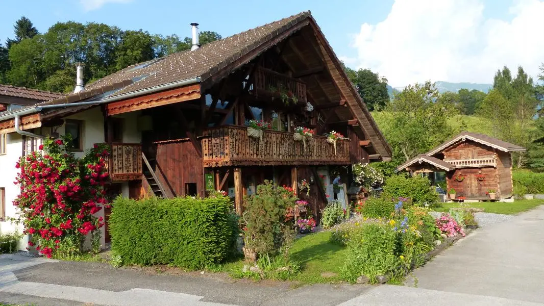 FAÇADE SUD DU CHALET