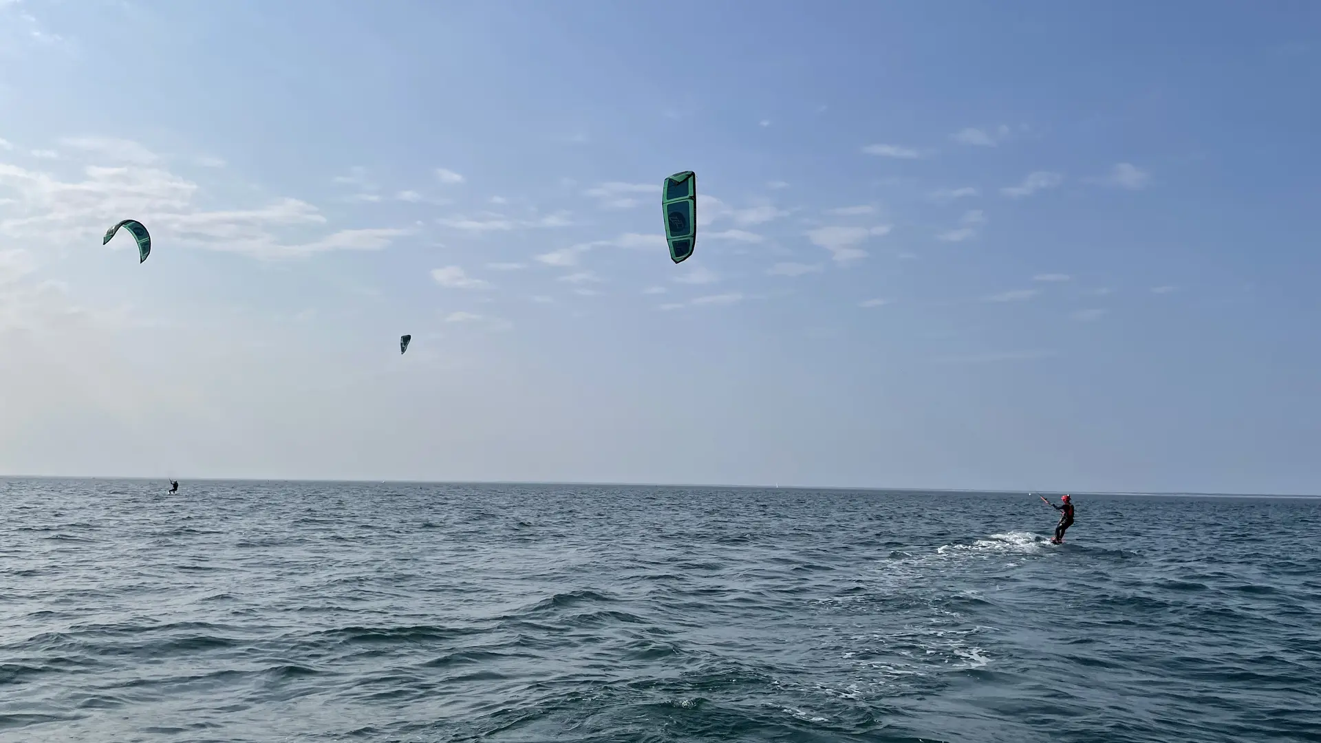 Summer kitesurfing lessons in light winds