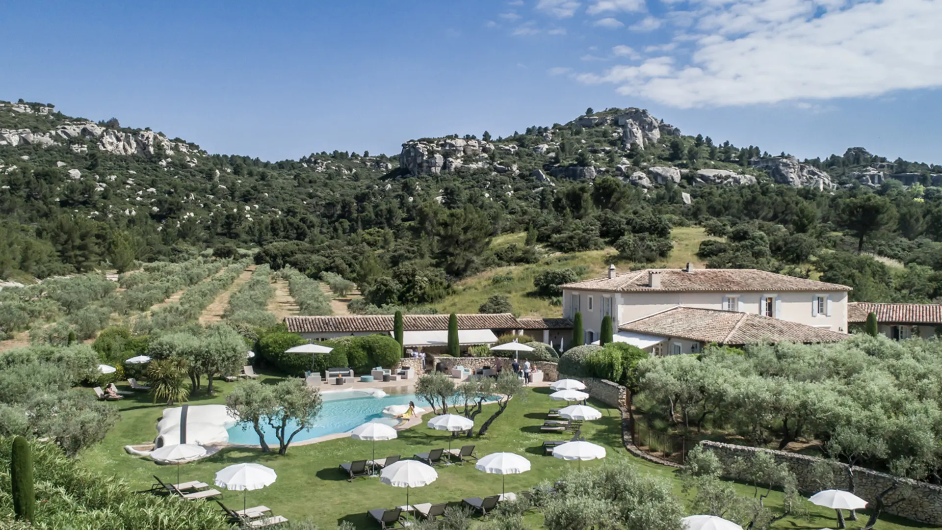Paysage autour du Mas de L'Oulivié aux baux de Provence