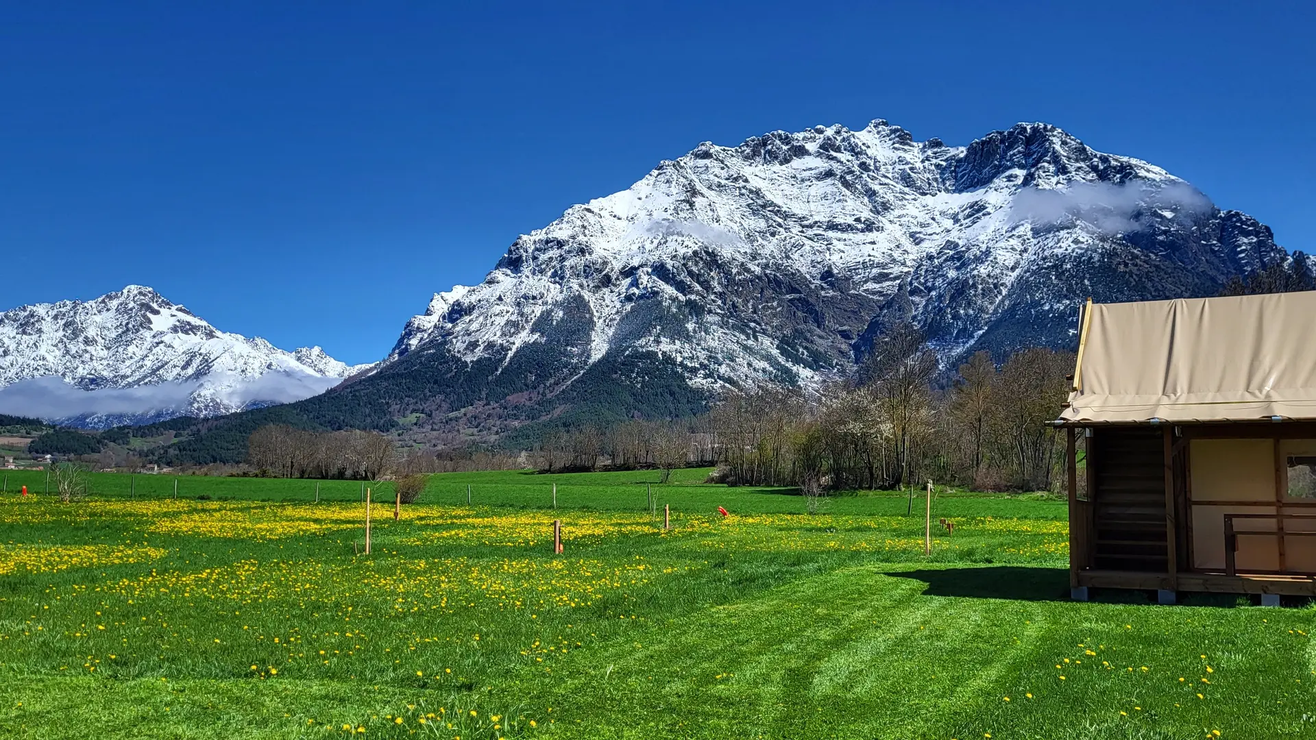 Caba'tente Bohème 3 personnes avec 1 chambre à l'étage