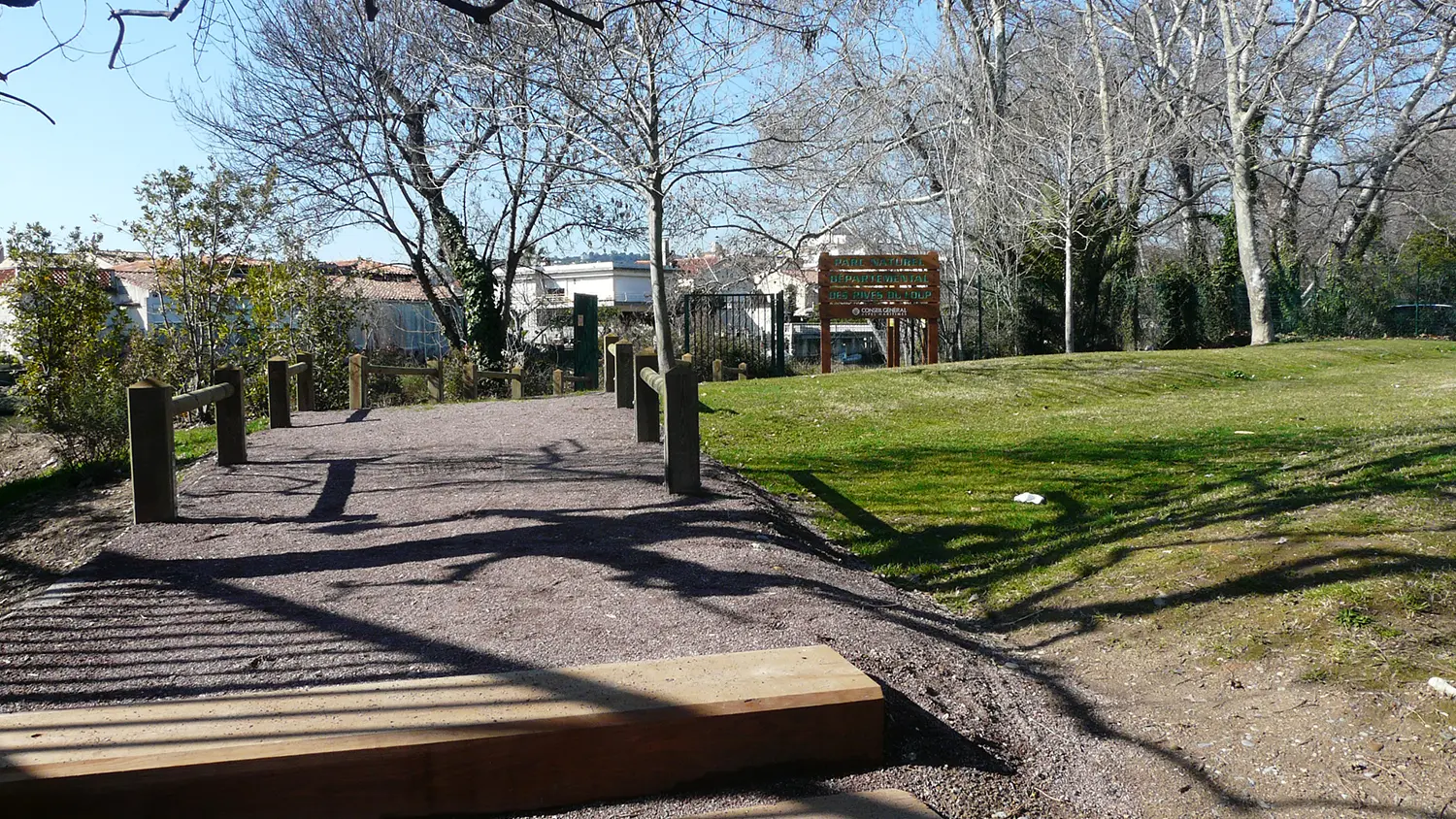 entrée du parc côté hippodrome