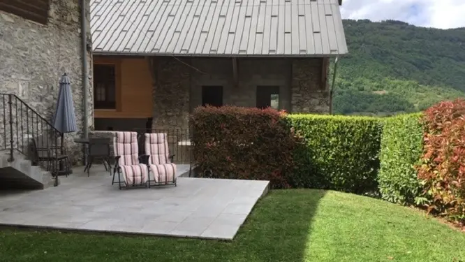 Jardin avec vue sur la terrasse