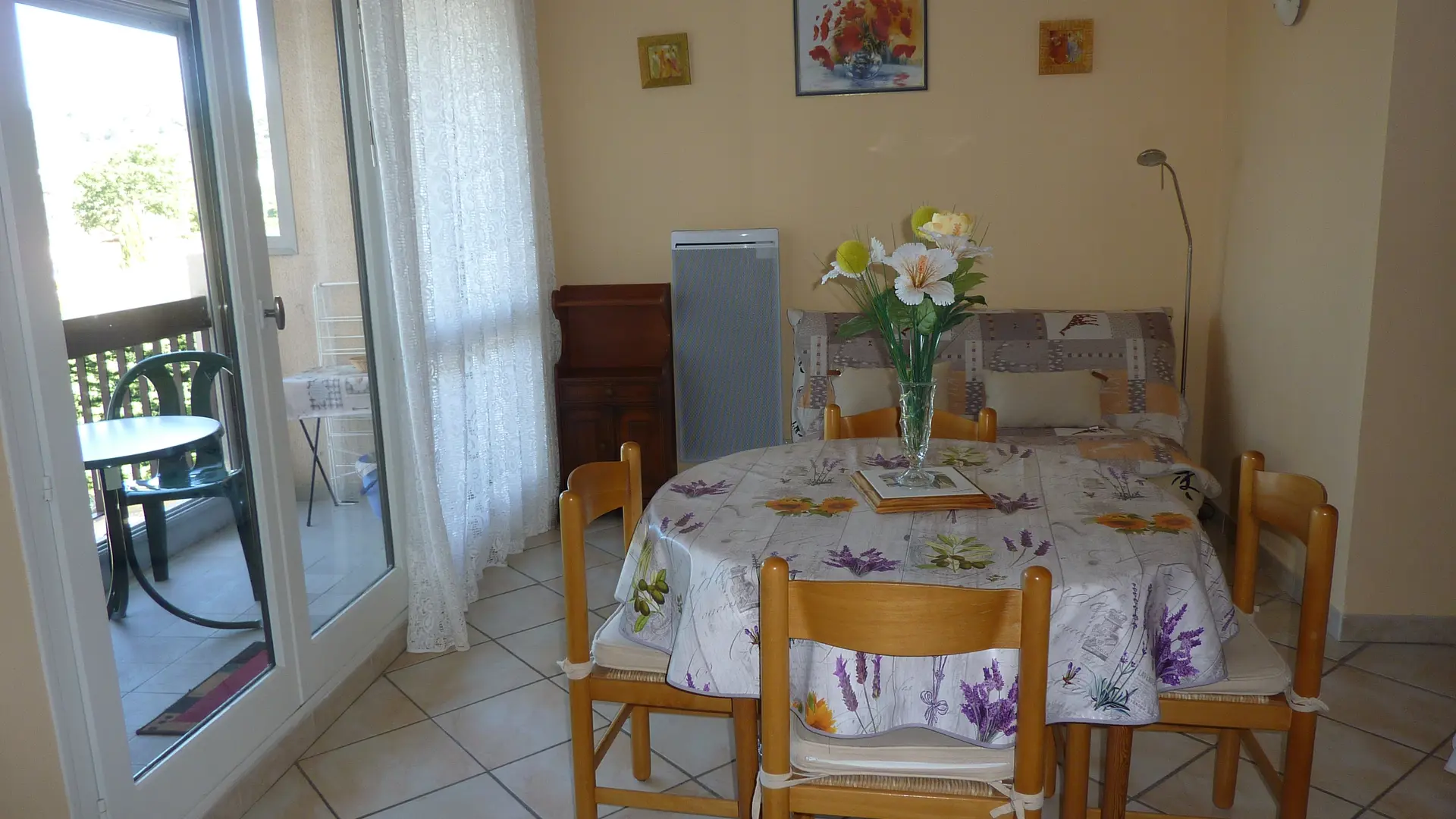 Bastides 38 - Côté salon