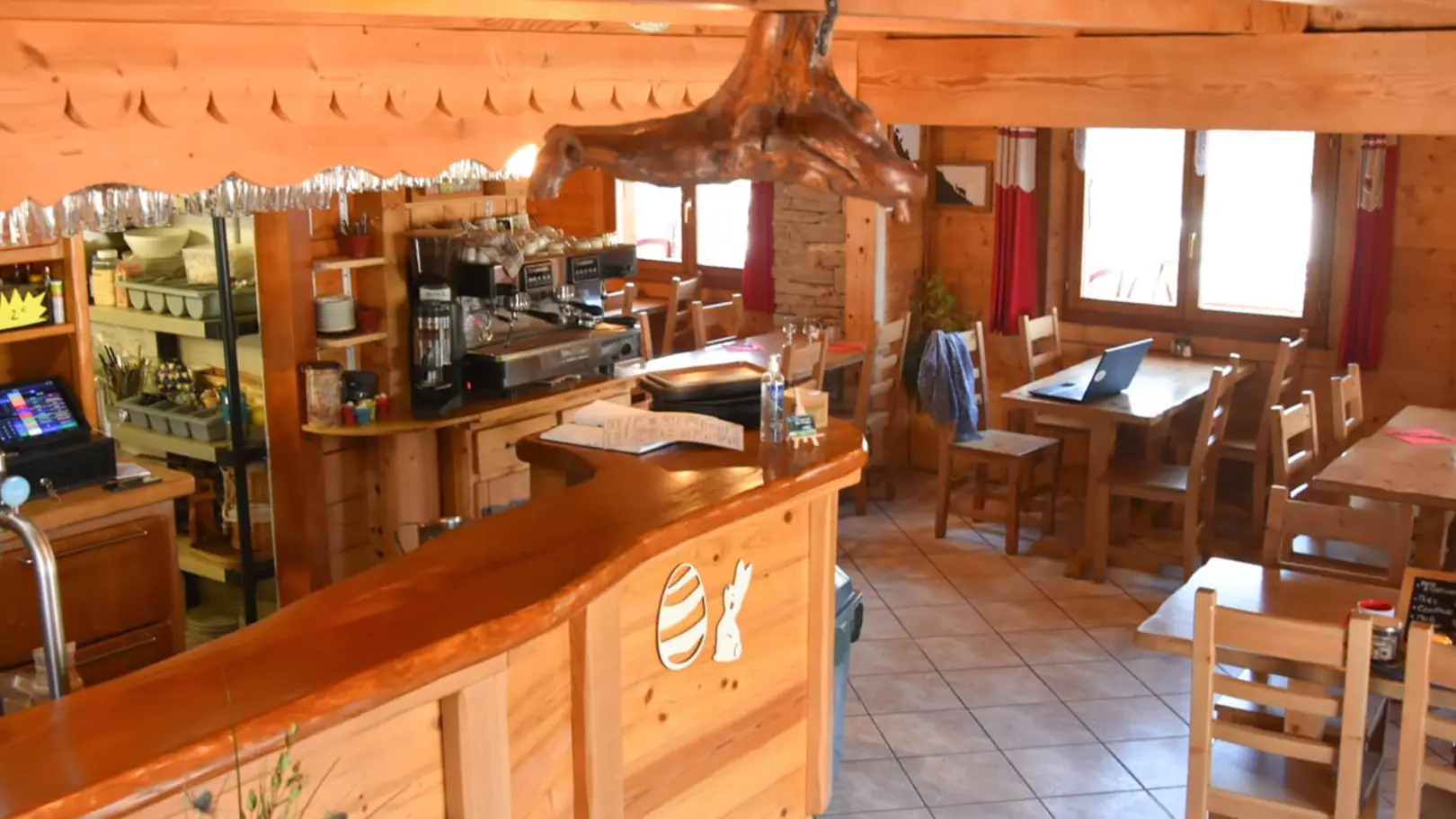 Bar + Salle