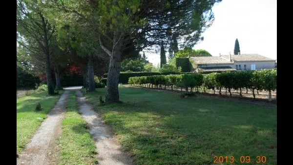 Chemin vers l'Oustaou