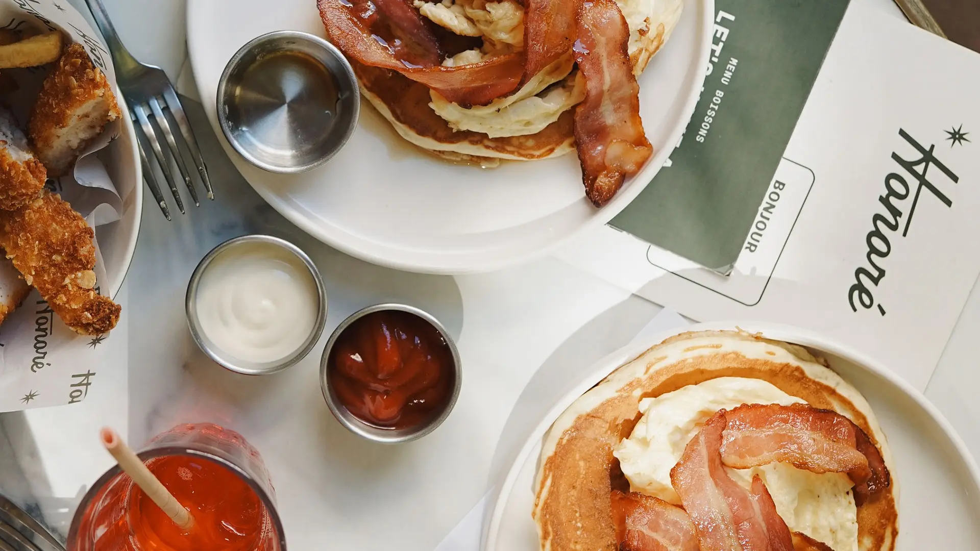 Table dejeuner chez Honoré