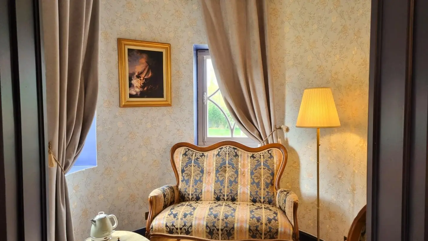 La Cizeron - lit 180x200 cm (ou 2 lits 90x200 cm) - salle de bains privative avec WC indépendant.