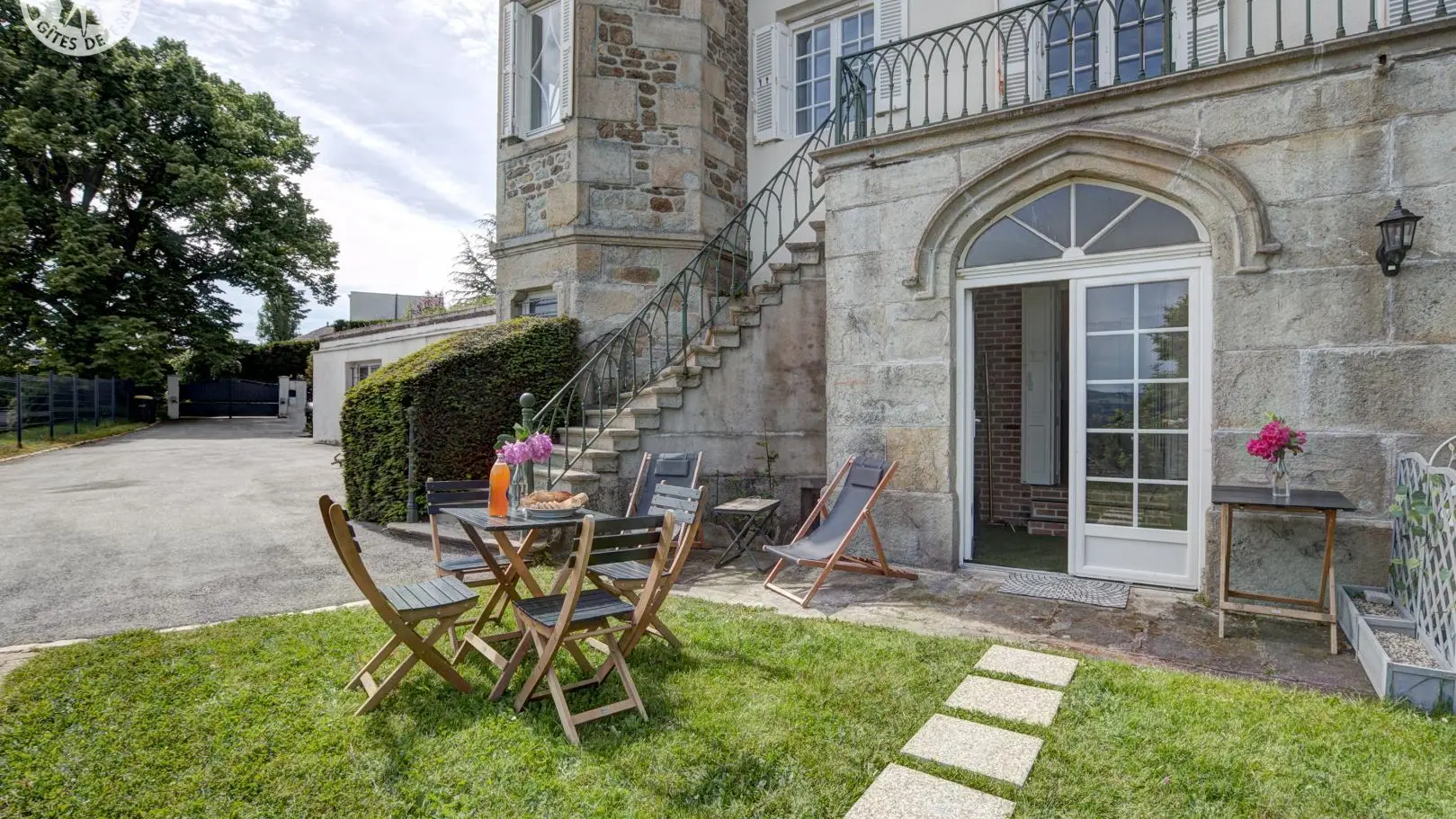 Entrée indépendante du gîte Gaga.