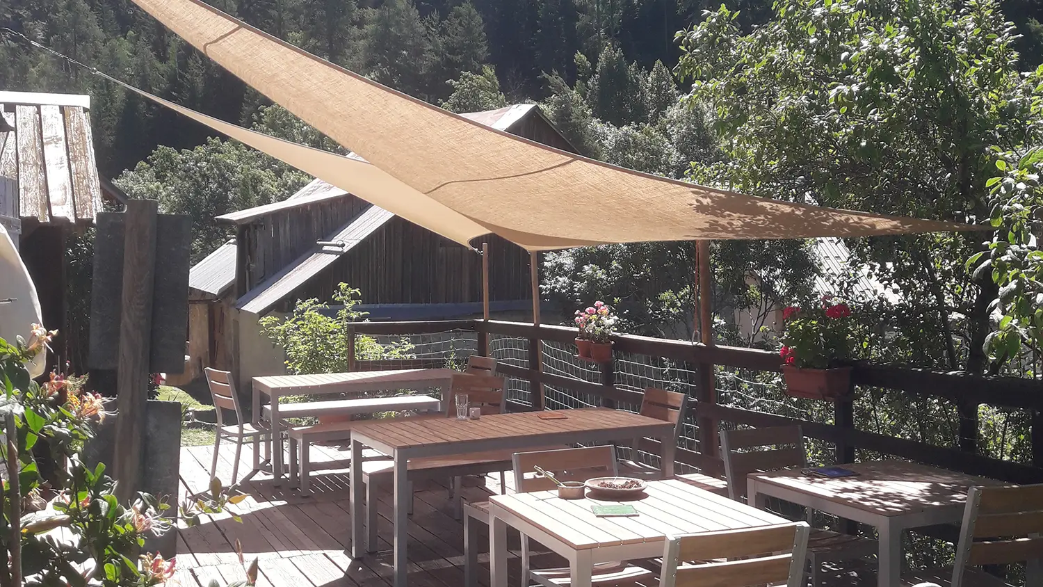 La buvette du Gîte de Méolans