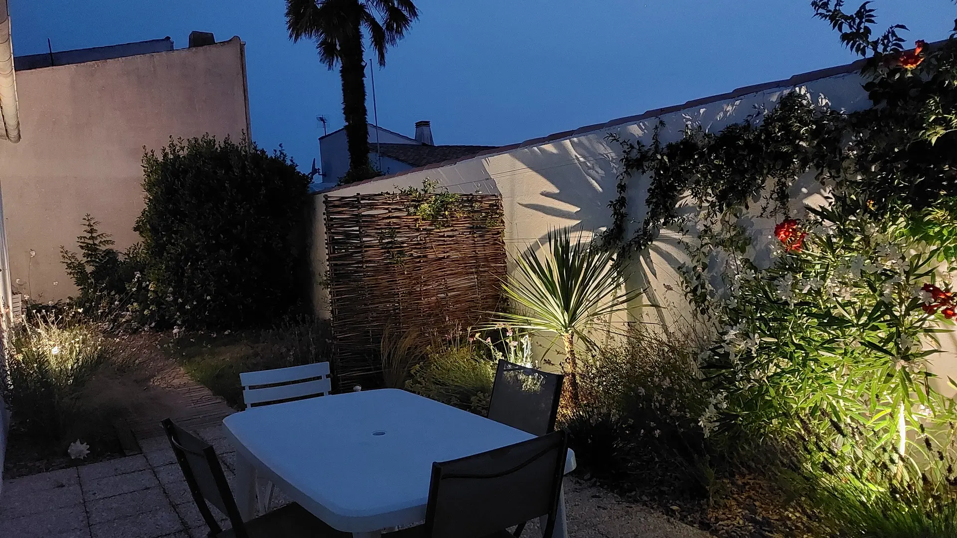 Terrasse 2 bei Nacht