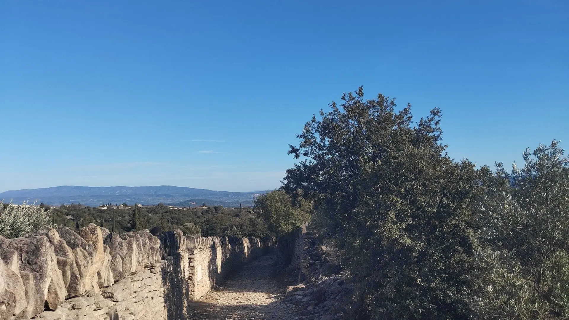 Sur le sentier de la Sénancole