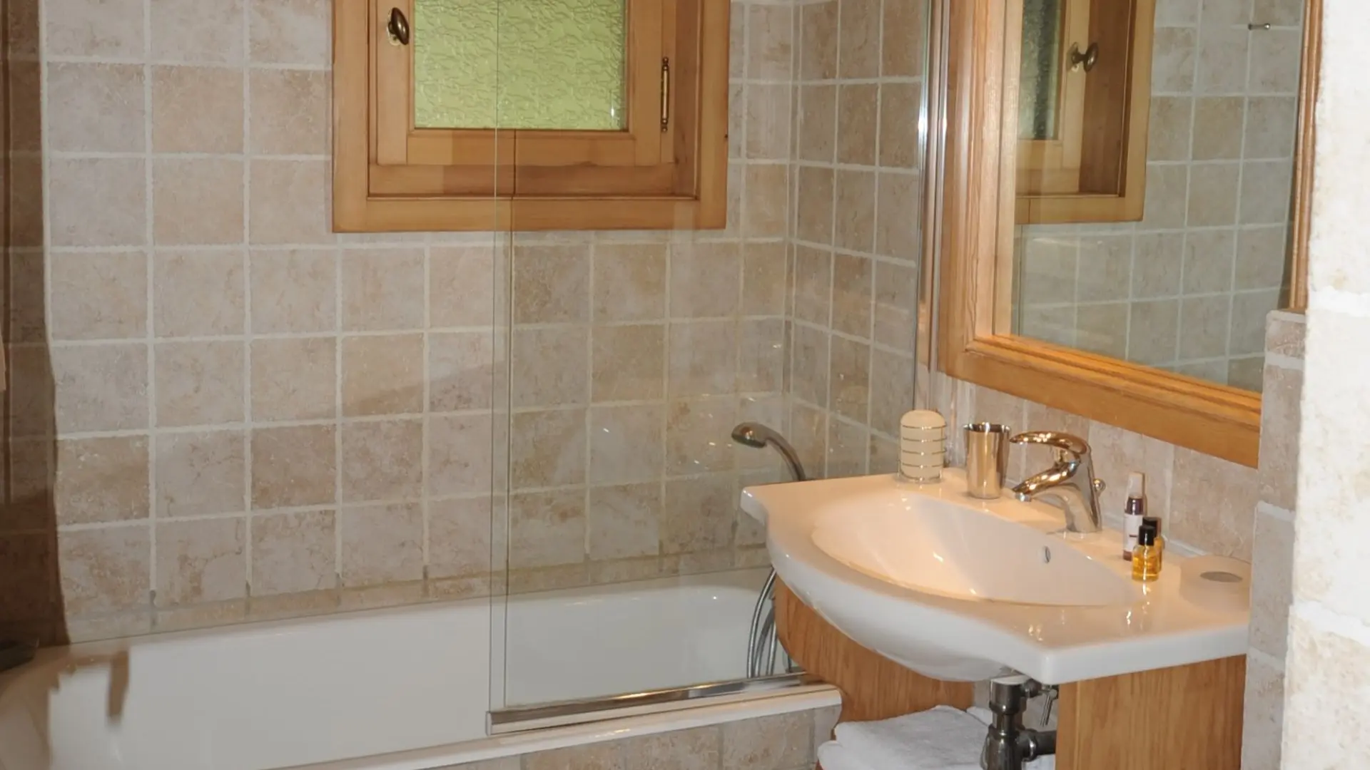 Salle de bain - Appartement ARC-EN-CIEL