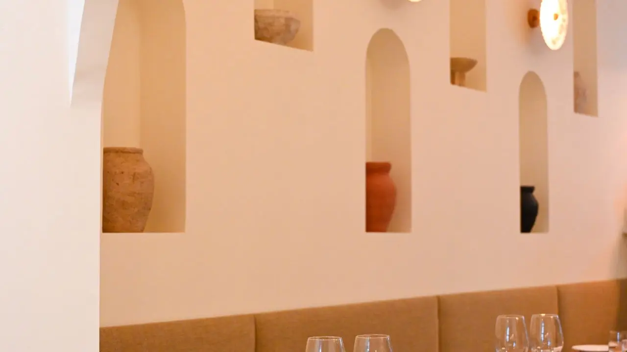 autre vue de la salle avec des niches